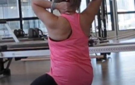 How to quickly release shoulder and neck tension with your hands?